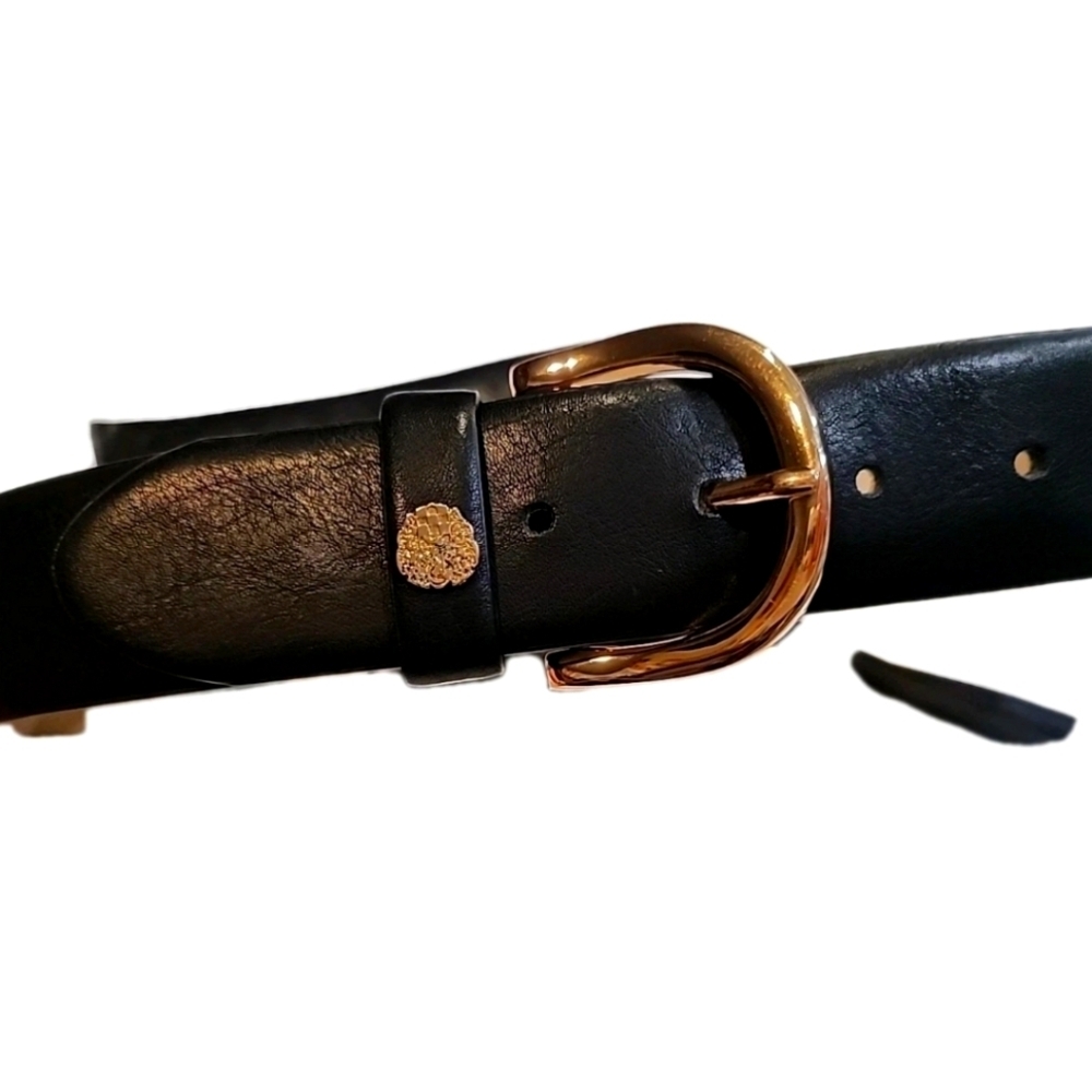 Vince Camuto black faux leather waist belt quilted design & gold-plated Wristlet - Picture 2 of 8